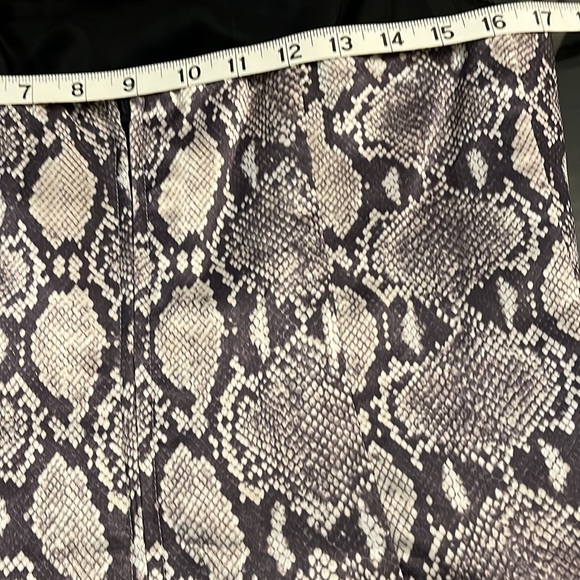 Victoria’s Secret London sexy dress by Hugo Buscati Snake skin pattern. Size 10 - Picture 12 of 15